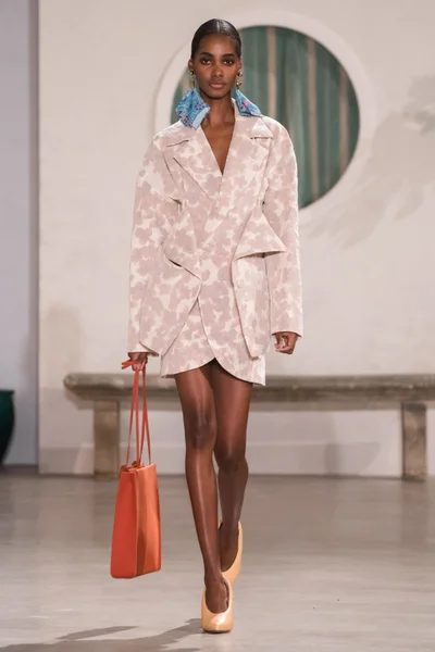 Look 4